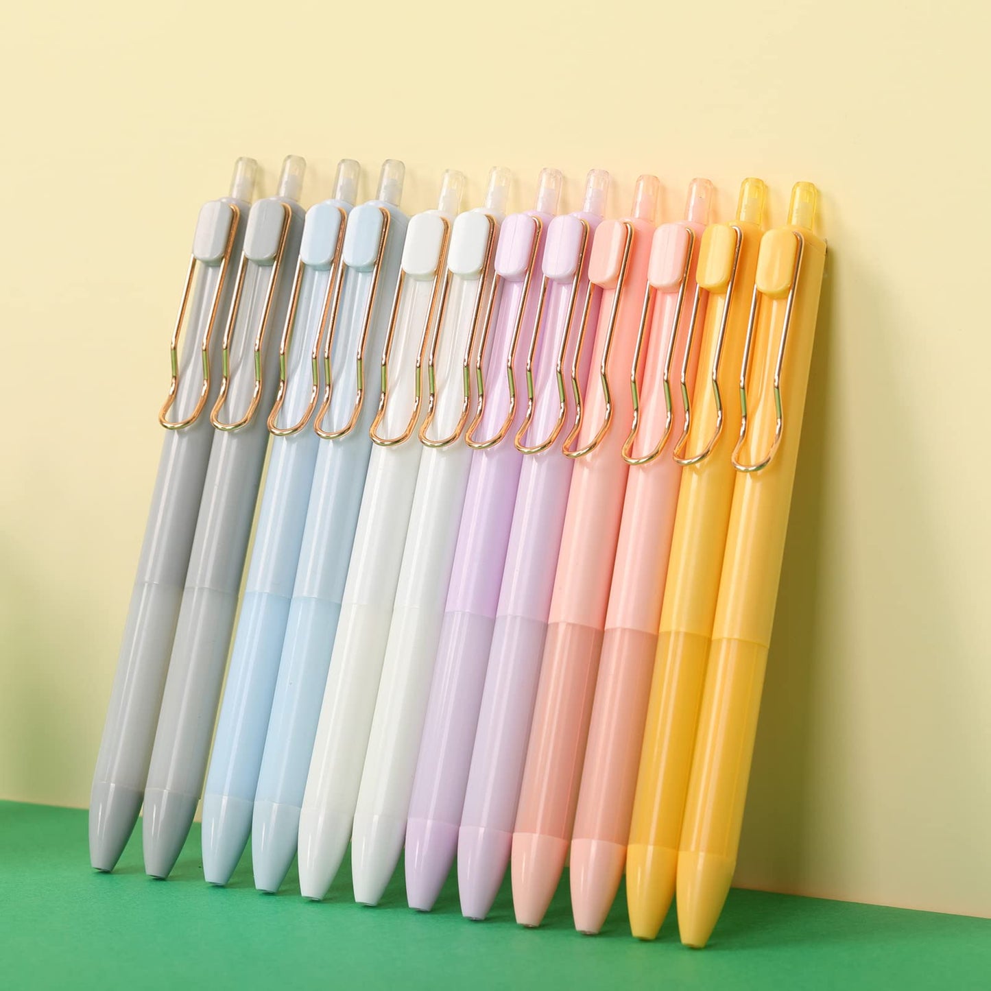 SKYDUE Cute Gel Pens, 12 Pack Quick Dry Black Ink Pens, 0.5mm Fine Point Smooth Writing Pens, Retractable Aesthetic Gel Ink Pens for Home School Office Journaling Note Taking