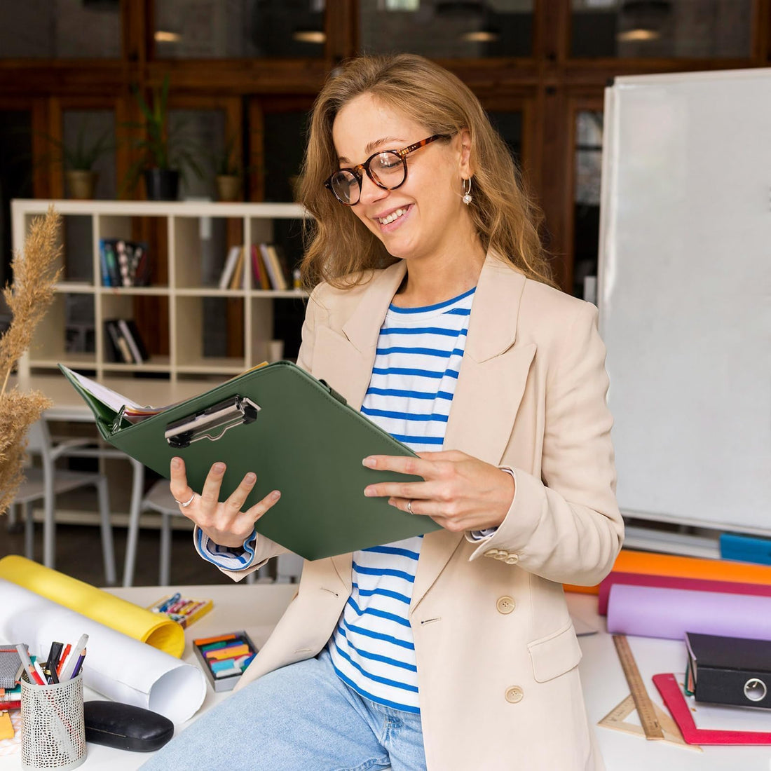 How to Create a More Organized Desk for School or Work