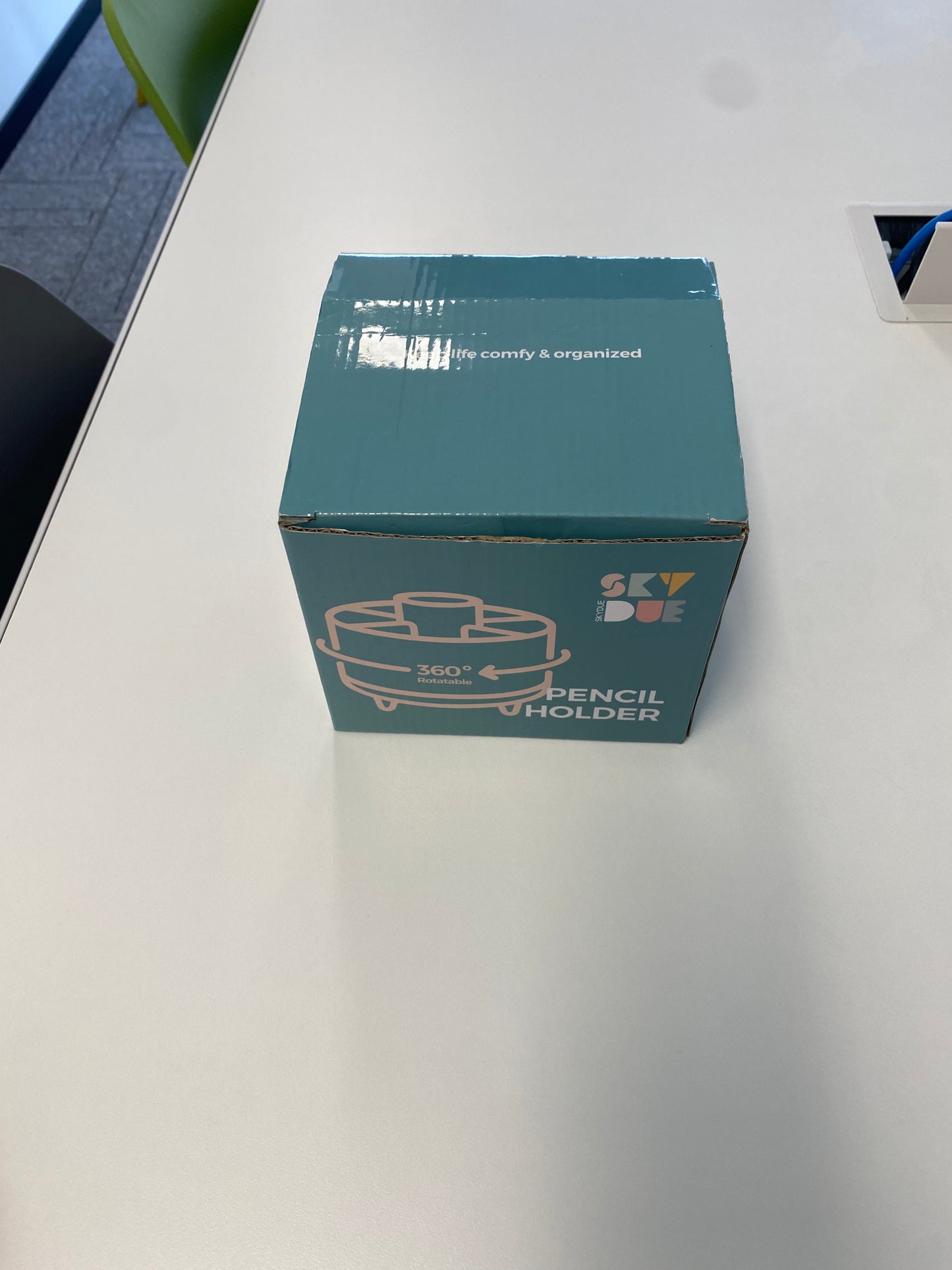 360° Rotate Elegant Comb Case, Portable Travel Comb Holder,  Storage Box for Hair Combs, Perfect Gift for Women & Men